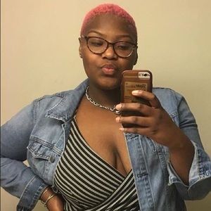 Meet your Posher, Adia
